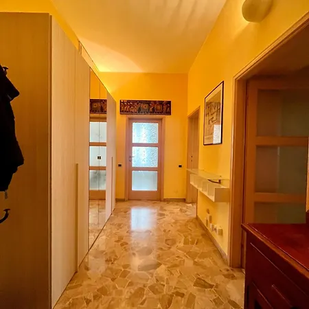 Bright Apartment Milan